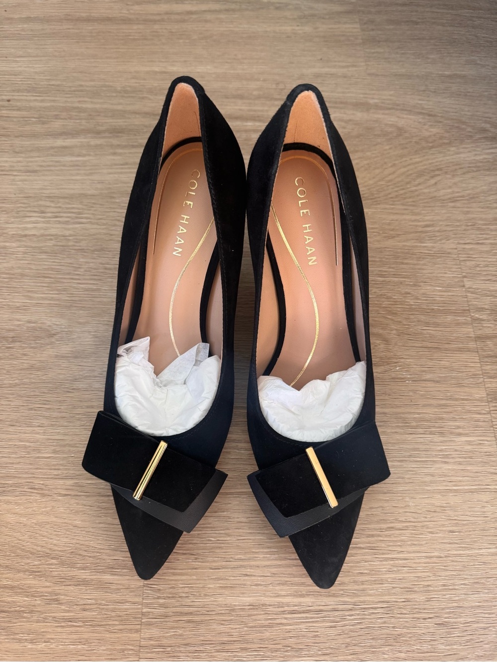 Cole Haan Felicia Bow Pumps Black Suede Gold Pointed Toe Size 7B